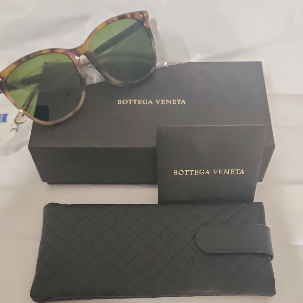 Bottega Veneta Tortoise Frame Sunglasses with Green Lenses